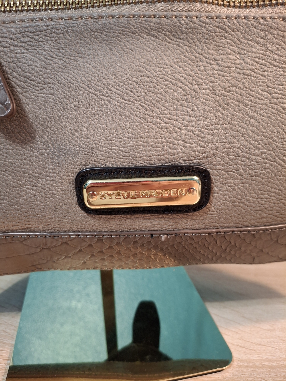 Steve Madden Taupe and Black Textured Envelope Crossbody with Gold Chain - Picture 5 of 10